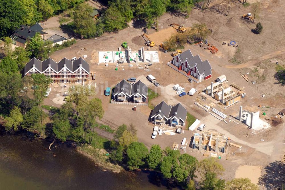 Bad Saarow / Brandenburg aus der Vogelperspektive: Direkt am größten See im Land Brandenburg, dem Scharmützelsee, entsteht das Feriendorf ?Schlosspark Bad Saarow?