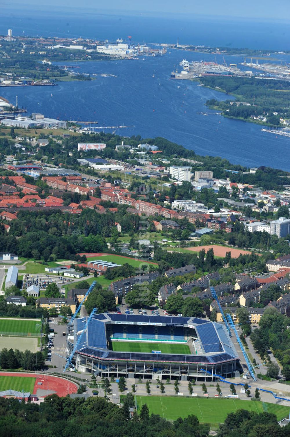 Rostock von oben - DKB-Arena / Stadion des F.C. Hansa Rostock e.V.