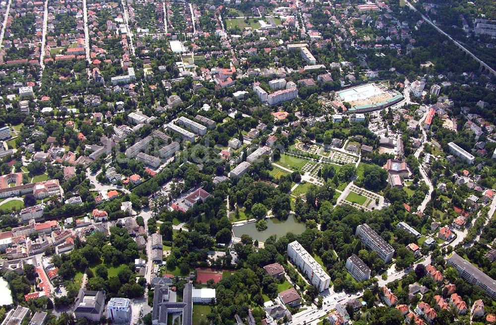 Luftaufnahme Baden (Österreich) - Doblhoff-Park und Thermalbad - Baden (Österreich)