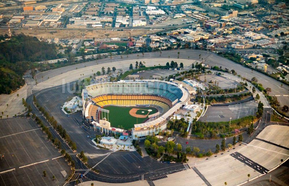 Luftaufnahme Los Angeles - Dodger Stadium Sport- Stadion in Los Angeles in Kalifornien, USA