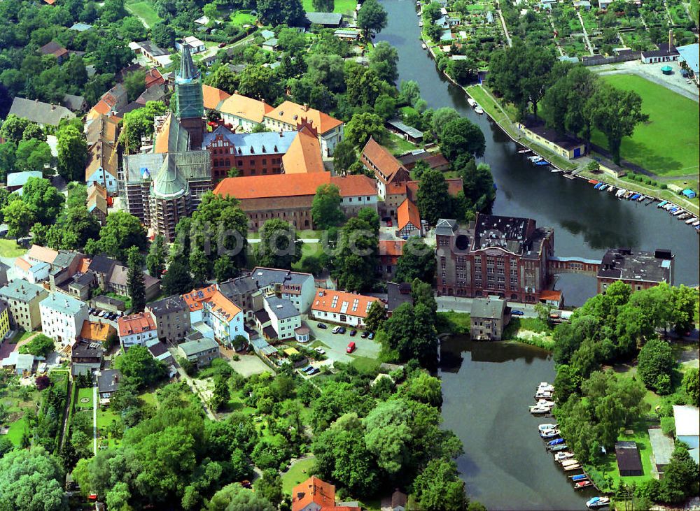 Brandenburg / Havel aus der Vogelperspektive: Dom zu Brandenburg