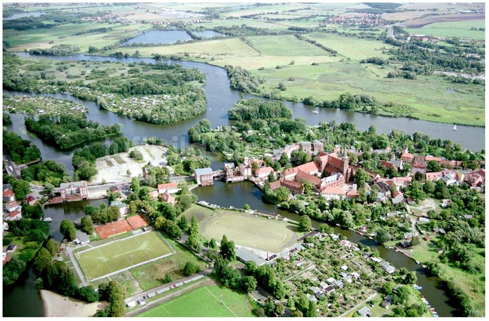 Brandenburg aus der Vogelperspektive: Dom zu Brandenburg