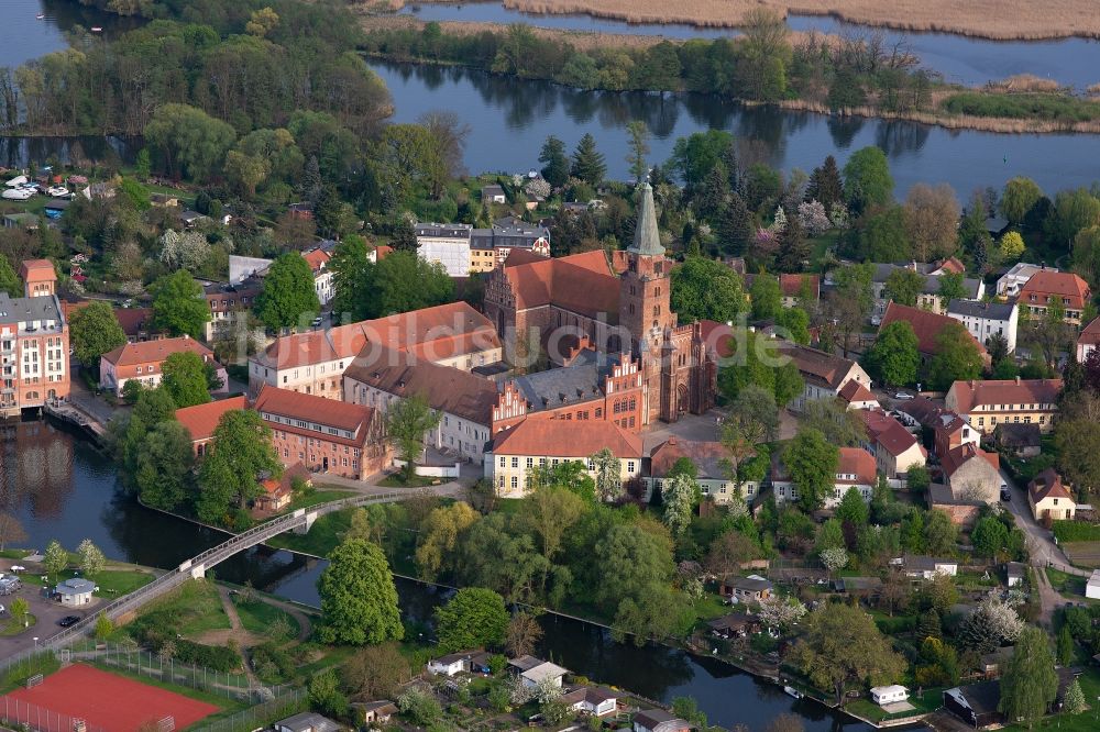 Luftaufnahme Brandenburg an der Havel - Dom zu Brandenburg in Brandenburg an der Havel im Bundesland Brandenburg, Deutschland