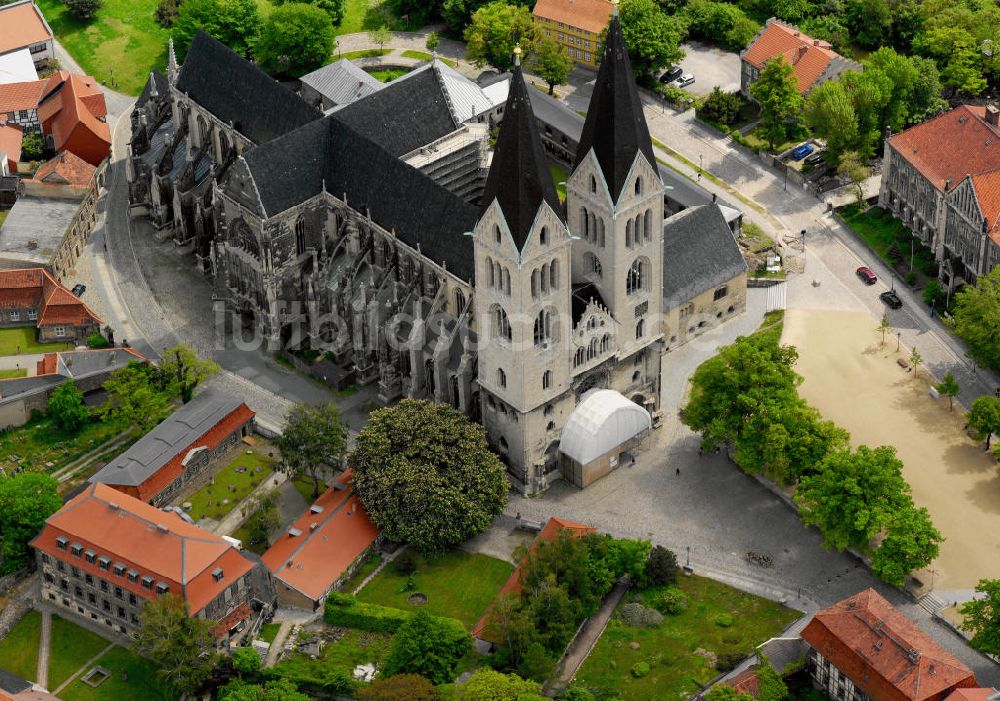 Luftbild Halberstadt - Dom zu Halberstadt auf der Strasse der Romanik in Sachsen-Anhalt