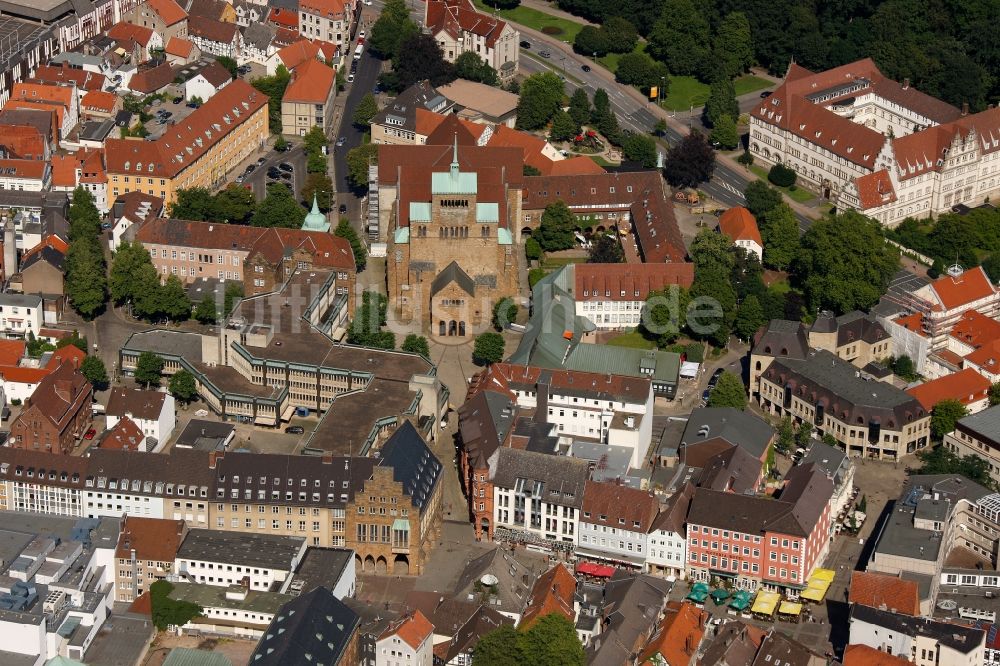 Luftaufnahme Minden - Dom im Innenstadt- Zentrum Minden im Bundesland Nordrhein-Westfalen