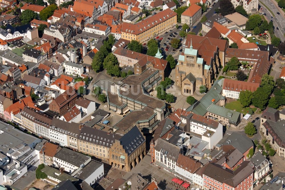 Minden von oben - Dom im Innenstadt- Zentrum Minden im Bundesland Nordrhein-Westfalen