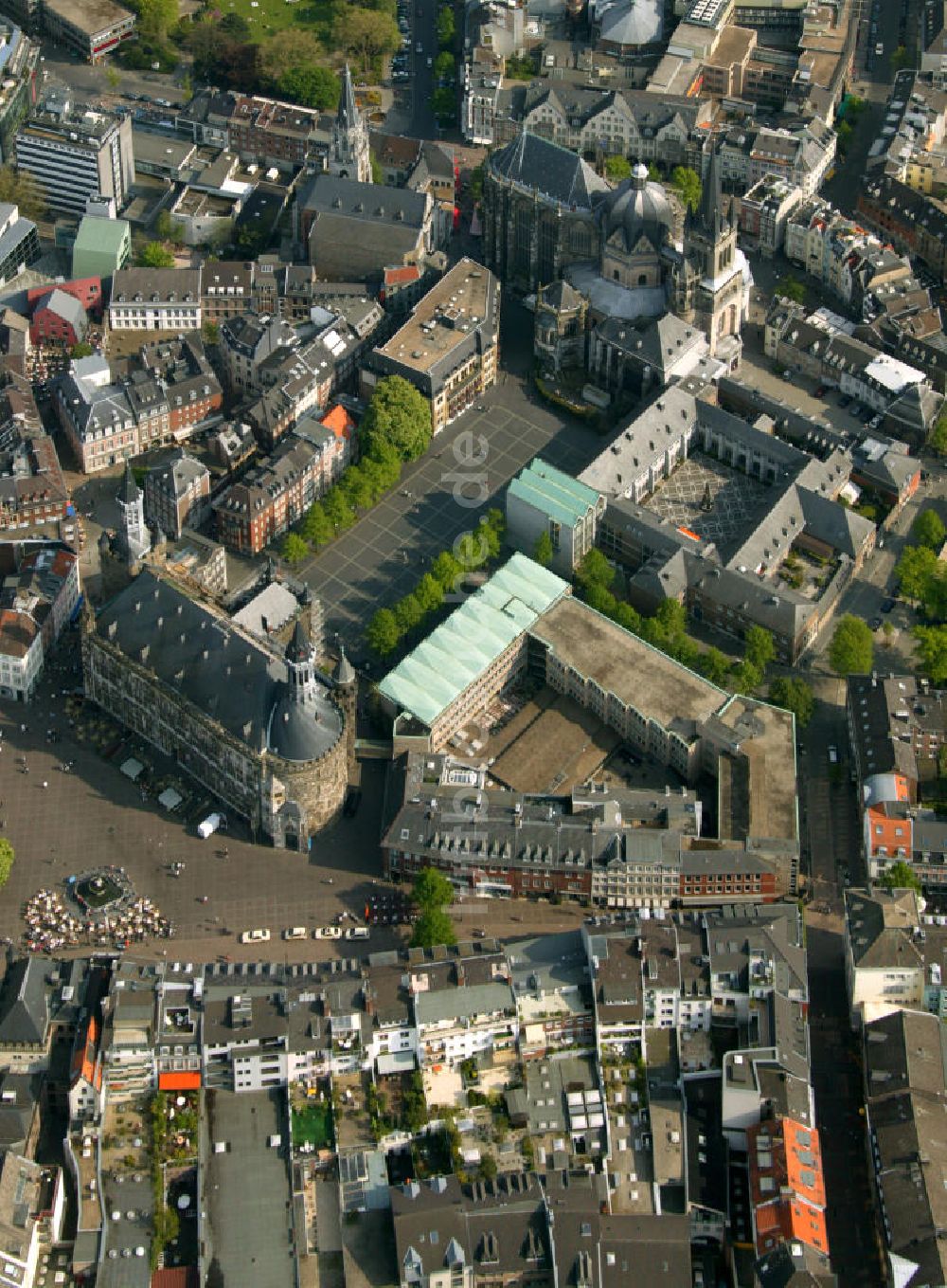 Luftbild Aachen - Dom und Rathaus Aachen