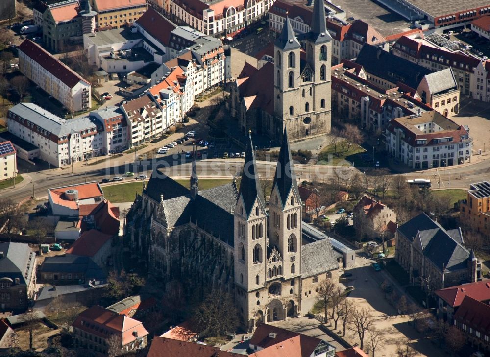 Halberstadt von oben - Dom St. Stephanus und St. Sixtus in Halberstadt im Bundesland Sachsen-Anhalt