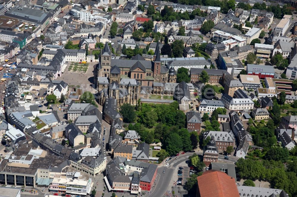 Trier aus der Vogelperspektive: Dom in Trier im Bundesland Rheinland-Pfalz