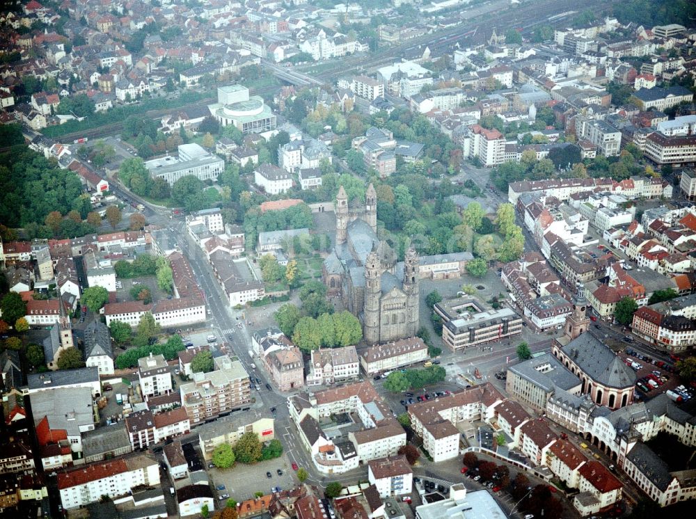 Worms aus der Vogelperspektive: Dom zu Worms mit Altstadtzentrum.