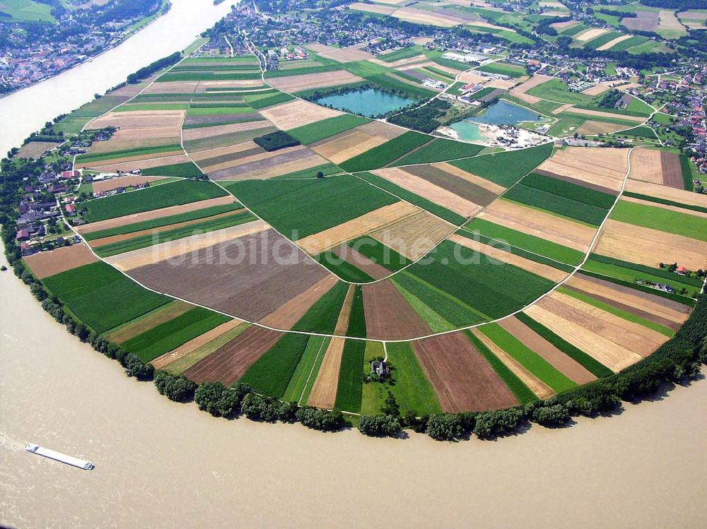 Luftbild Ybbs-Persenbeug (Österreich) - Donau Verlauf bei Ybbs-Persenbeug - Österreich