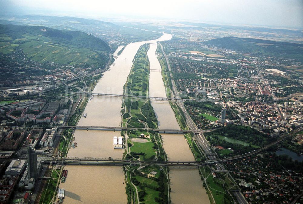 Luftaufnahme Wien (Österreich) - Donauinsel in Wien (Österreich)