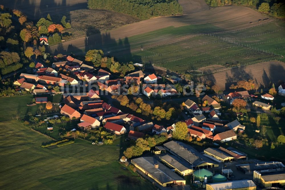 Ahrensdorf von oben - Dorf - Ansicht von Ahrensdorf im Bundesland Brandenburg