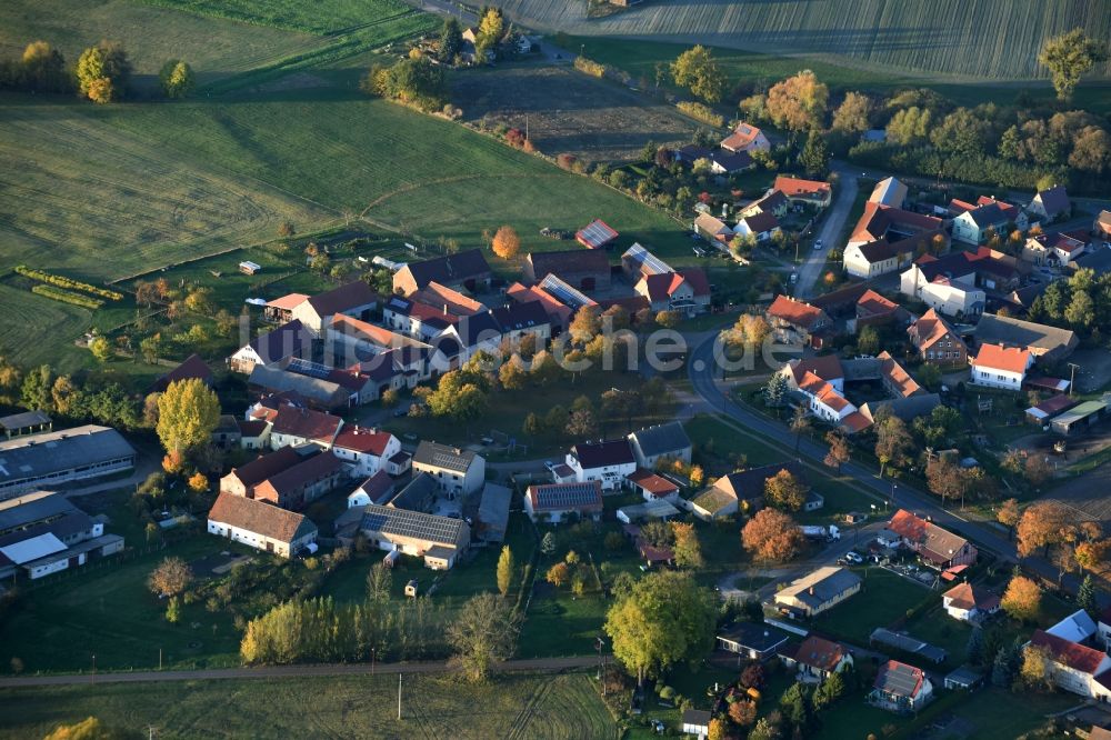 Luftaufnahme Ahrensdorf - Dorf - Ansicht von Ahrensdorf im Bundesland Brandenburg