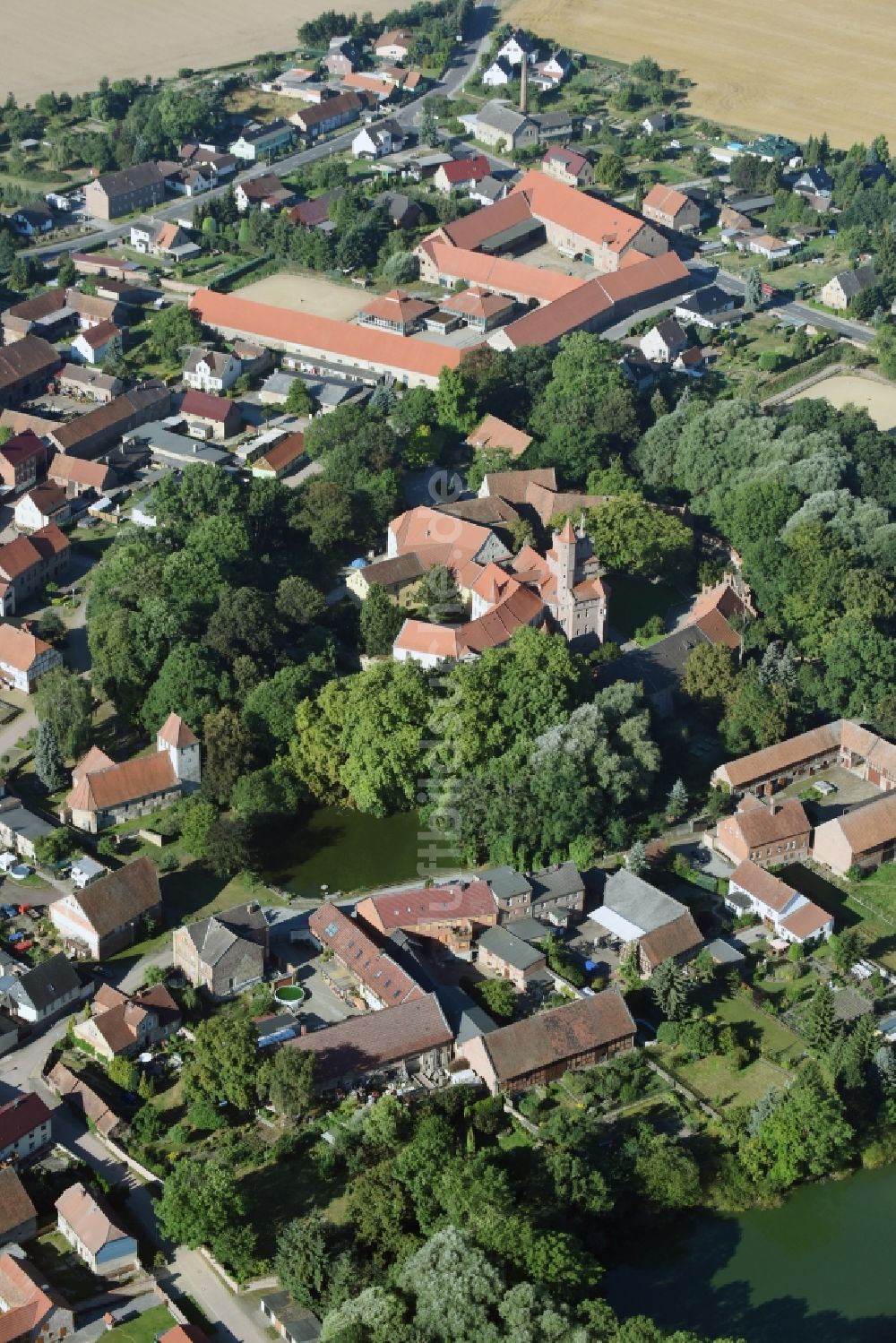 Altenhausen aus der Vogelperspektive: Dorf - Ansicht von Altenhausen im Bundesland Sachsen-Anhalt