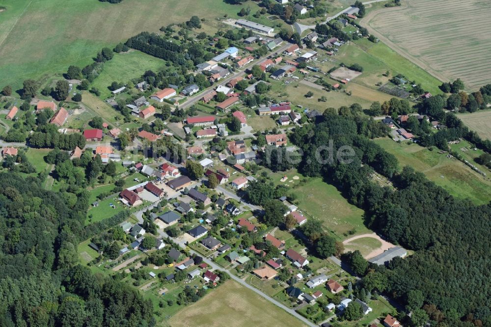 Luftaufnahme Banzin - Dorf - Ansicht von Banzin im Bundesland Mecklenburg-Vorpommern