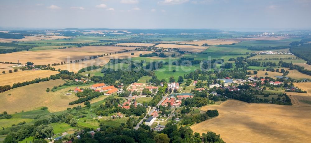 Luftaufnahme Basedow - Dorf - Ansicht von Basedow im Bundesland Mecklenburg-Vorpommern