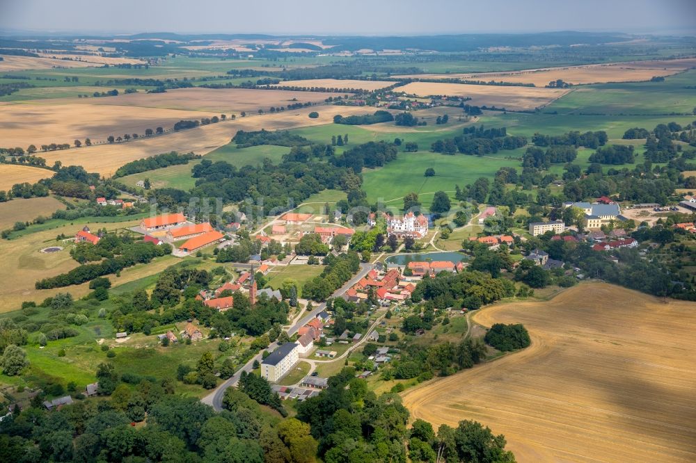 Basedow von oben - Dorf - Ansicht von Basedow im Bundesland Mecklenburg-Vorpommern