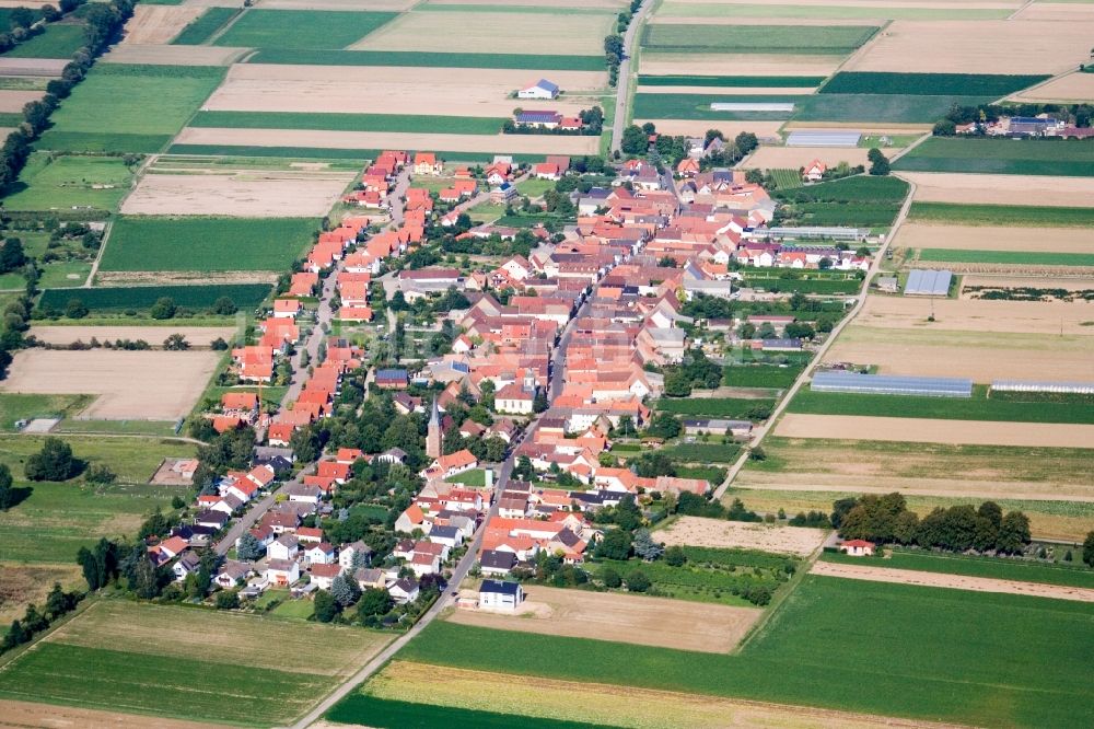 Böbingen aus der Vogelperspektive: Dorf - Ansicht in Böbingen im Bundesland Rheinland-Pfalz