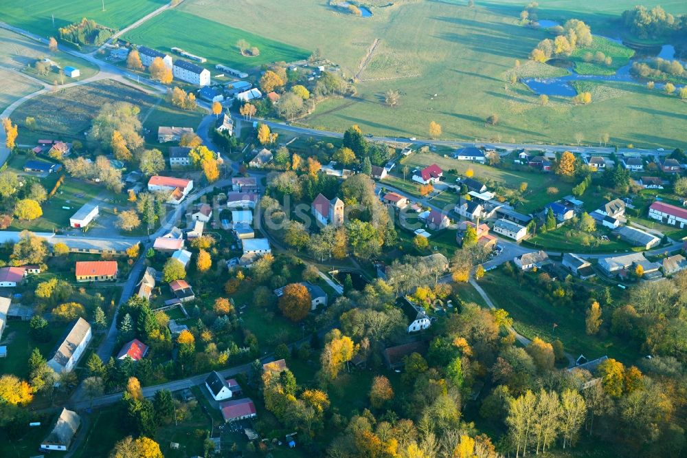 Beggerow aus der Vogelperspektive: Dorf - Ansicht in Beggerow im Bundesland Mecklenburg-Vorpommern, Deutschland