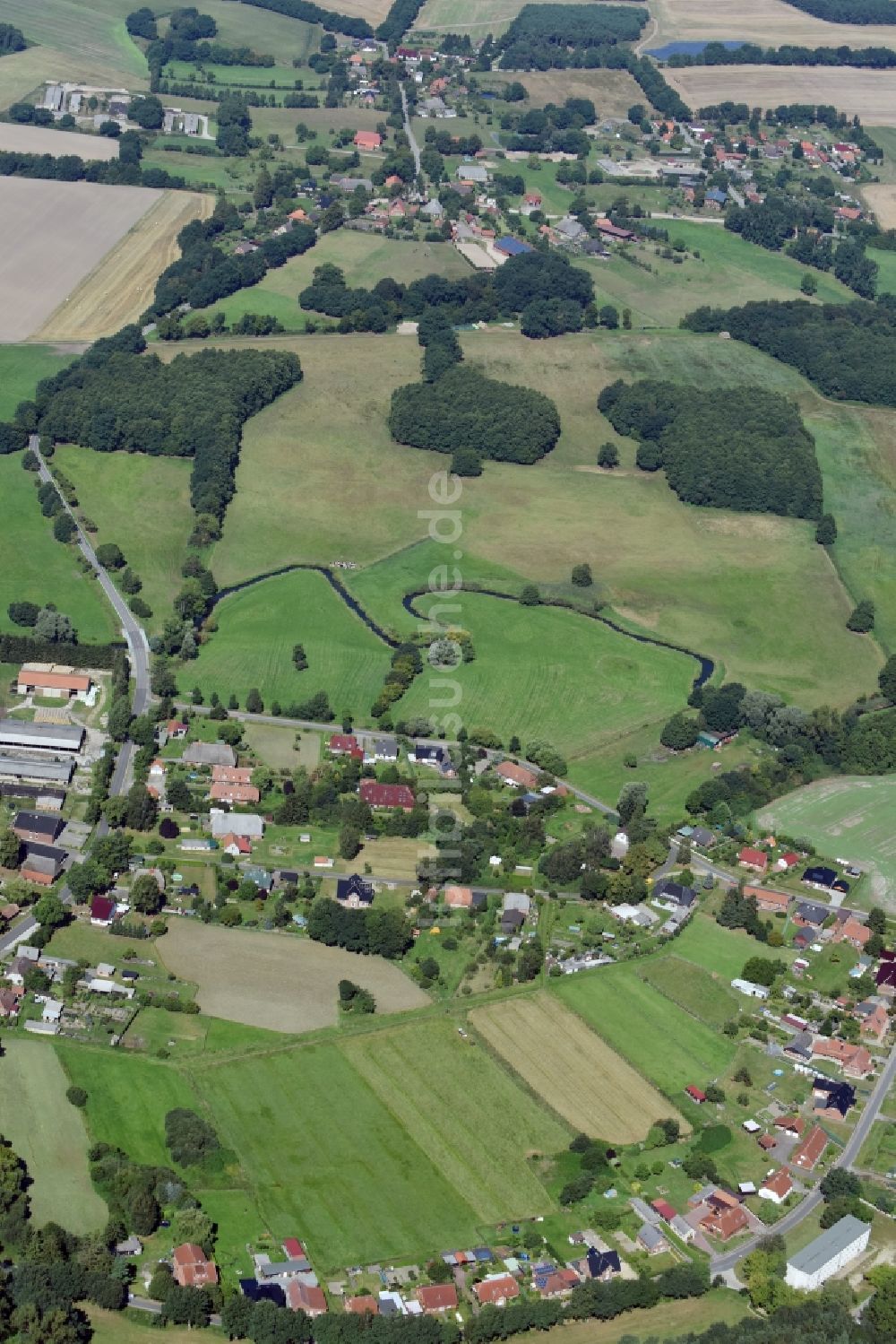 Bengerstorf von oben - Dorf - Ansicht von Bengerstorf im Bundesland Mecklenburg-Vorpommern