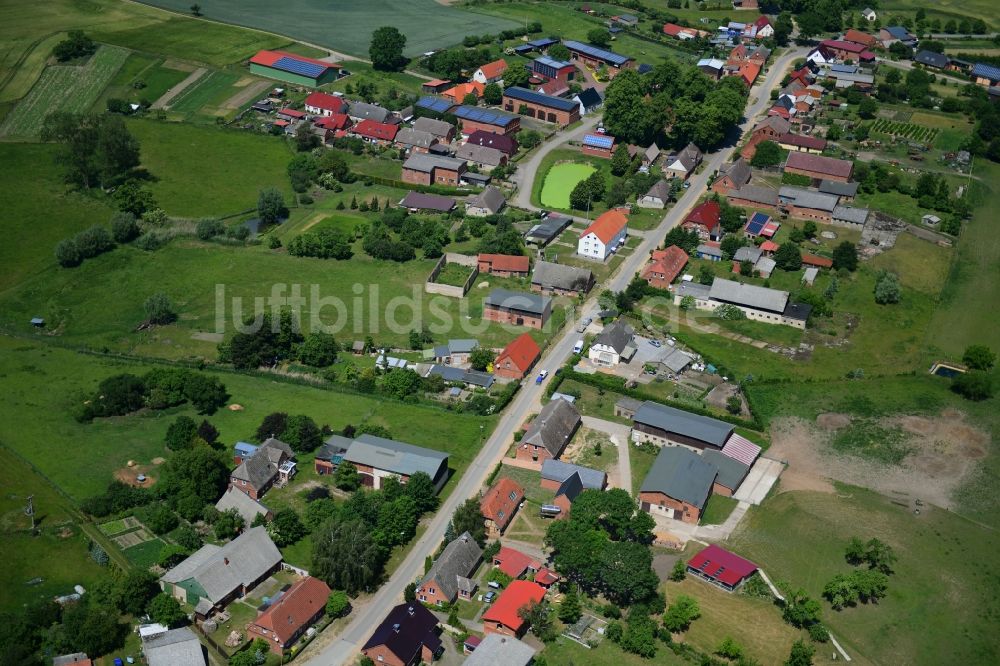 Luftaufnahme Benzin - Dorf - Ansicht in Benzin im Bundesland Mecklenburg-Vorpommern, Deutschland