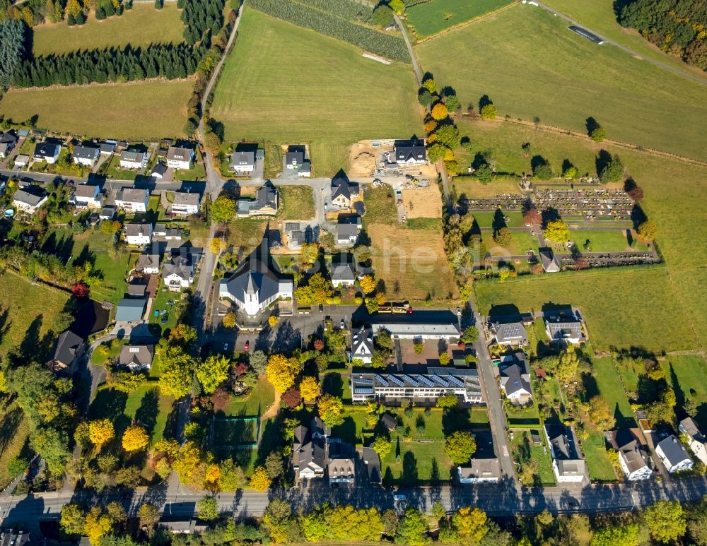 Berge aus der Vogelperspektive: Dorf - Ansicht von Berge im Bundesland Nordrhein-Westfalen