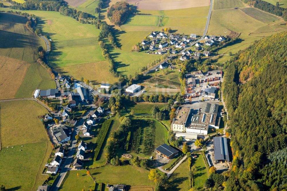 Luftbild Meschede - Dorf - Ansicht von Berge im Bundesland Nordrhein-Westfalen