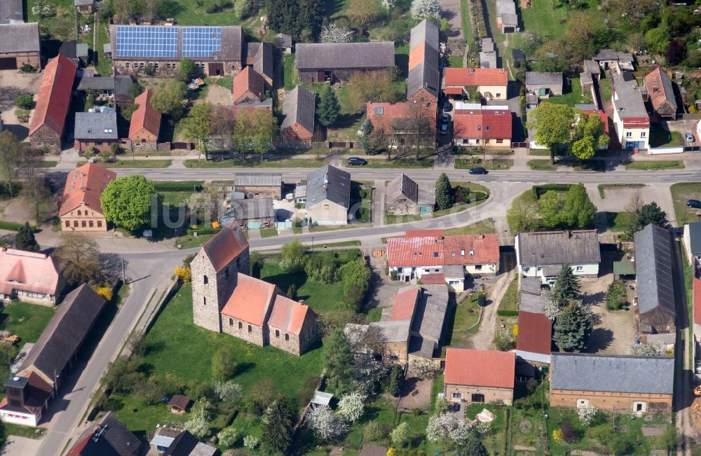 Zehdenick von oben - Dorf - Ansicht von Bergsdorf in Zehdenick im Bundesland Brandenburg, Deutschland