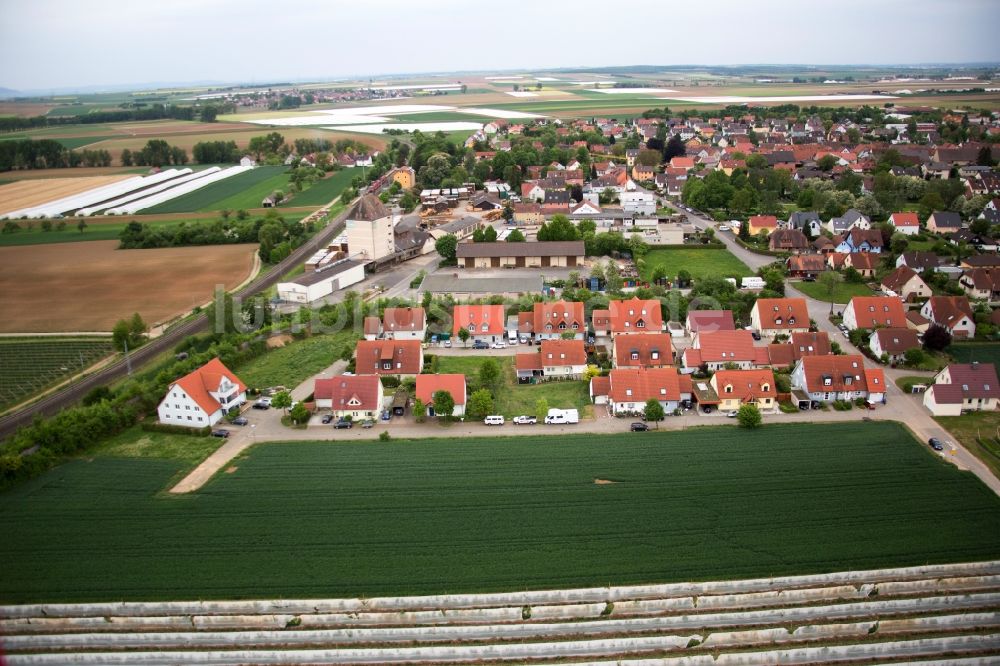 Bergtheim aus der Vogelperspektive: Dorf - Ansicht in Bergtheim im Bundesland Bayern