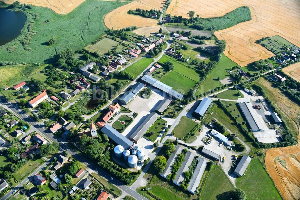 Bietikow aus der Vogelperspektive: Dorf - Ansicht in Bietikow im Bundesland Brandenburg, Deutschland