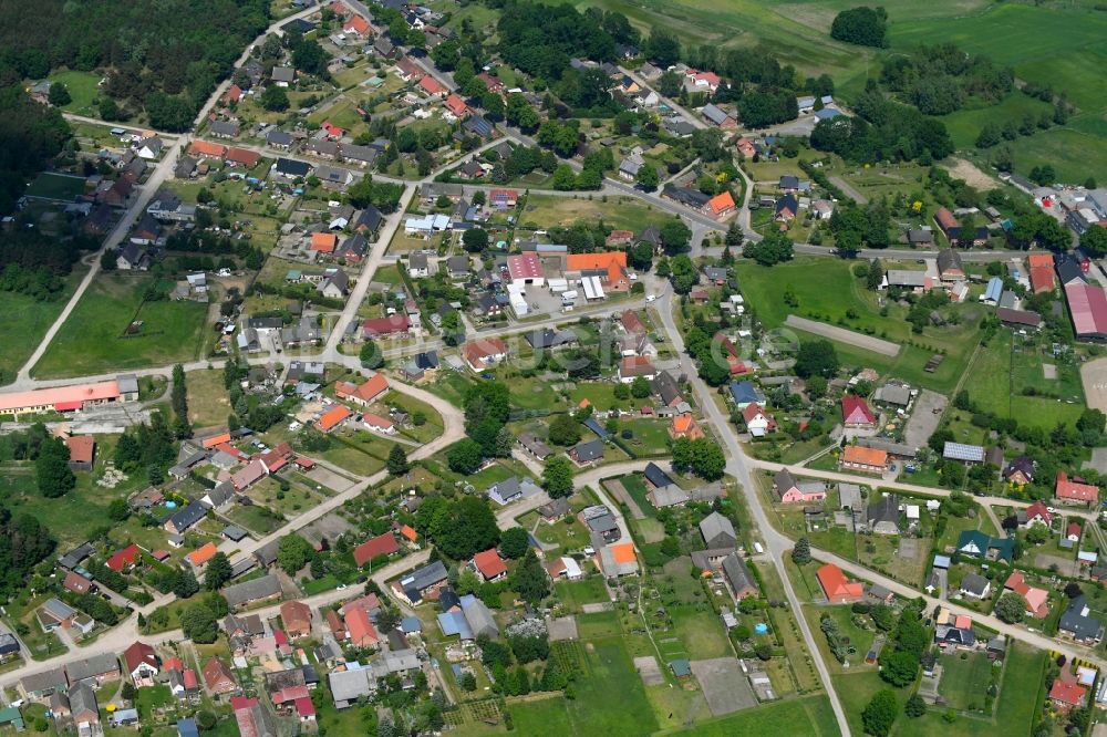 Blievenstorf aus der Vogelperspektive: Dorf - Ansicht in Blievenstorf im Bundesland Mecklenburg-Vorpommern, Deutschland