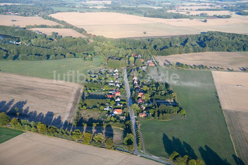 Boissow aus der Vogelperspektive: Dorf - Ansicht in Boissow im Bundesland Mecklenburg-Vorpommern, Deutschland