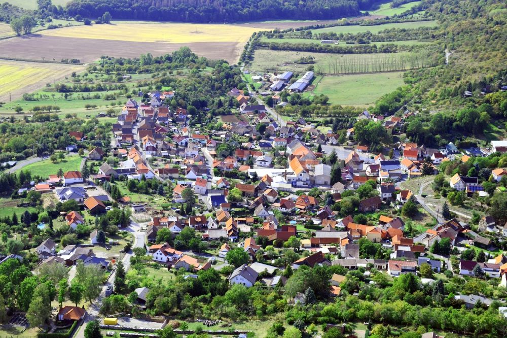 Breitungen aus der Vogelperspektive: Dorf - Ansicht in Breitungen im Bundesland Sachsen-Anhalt, Deutschland