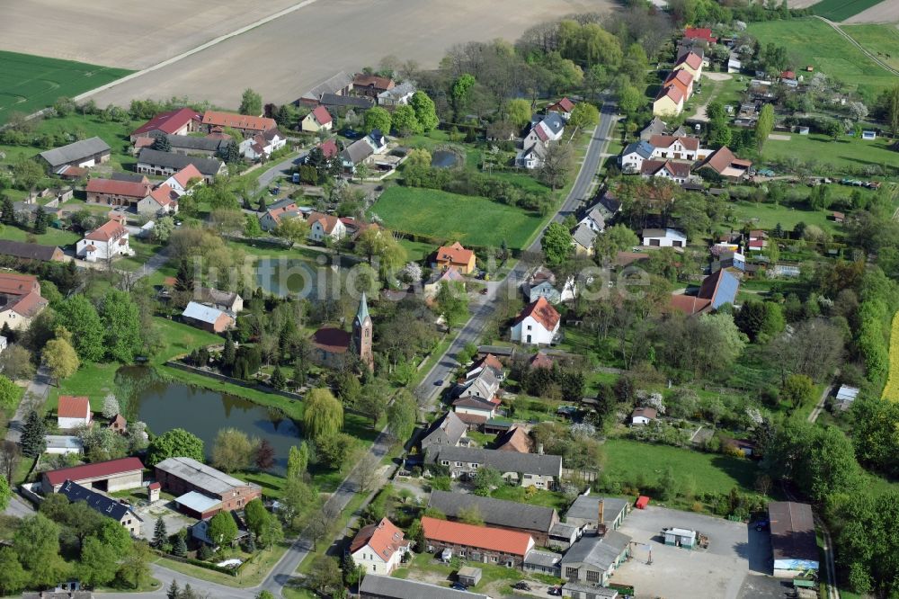 Buchholz aus der Vogelperspektive: Dorf - Ansicht von Buchholz im Bundesland Brandenburg