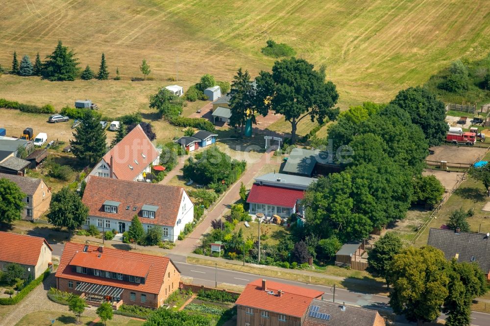 Buchholz aus der Vogelperspektive: Dorf - Ansicht in Buchholz im Bundesland Mecklenburg-Vorpommern, Deutschland