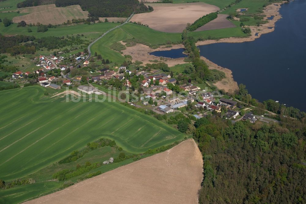 Butzow aus der Vogelperspektive: Dorf - Ansicht in Butzow im Bundesland Brandenburg, Deutschland