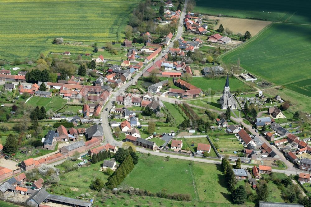 Coullemelle von oben - Dorf - Ansicht von Coullemelle in Nord-Pas-de-Calais Picardie, Frankreich