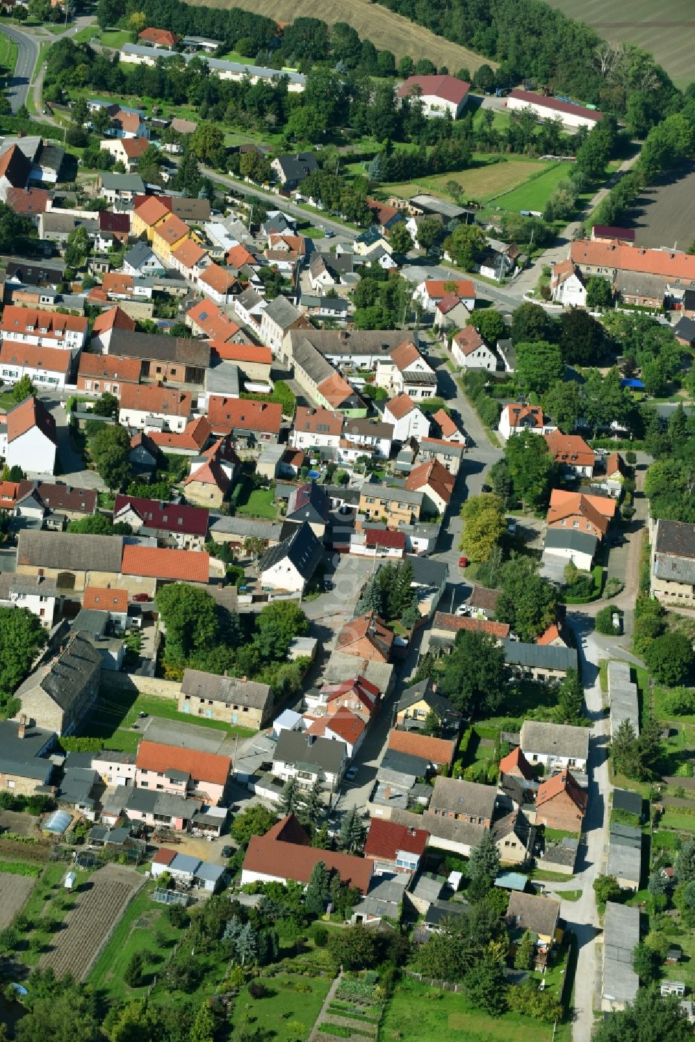 Etgersleben aus der Vogelperspektive: Dorf - Ansicht in Etgersleben im Bundesland Sachsen-Anhalt, Deutschland