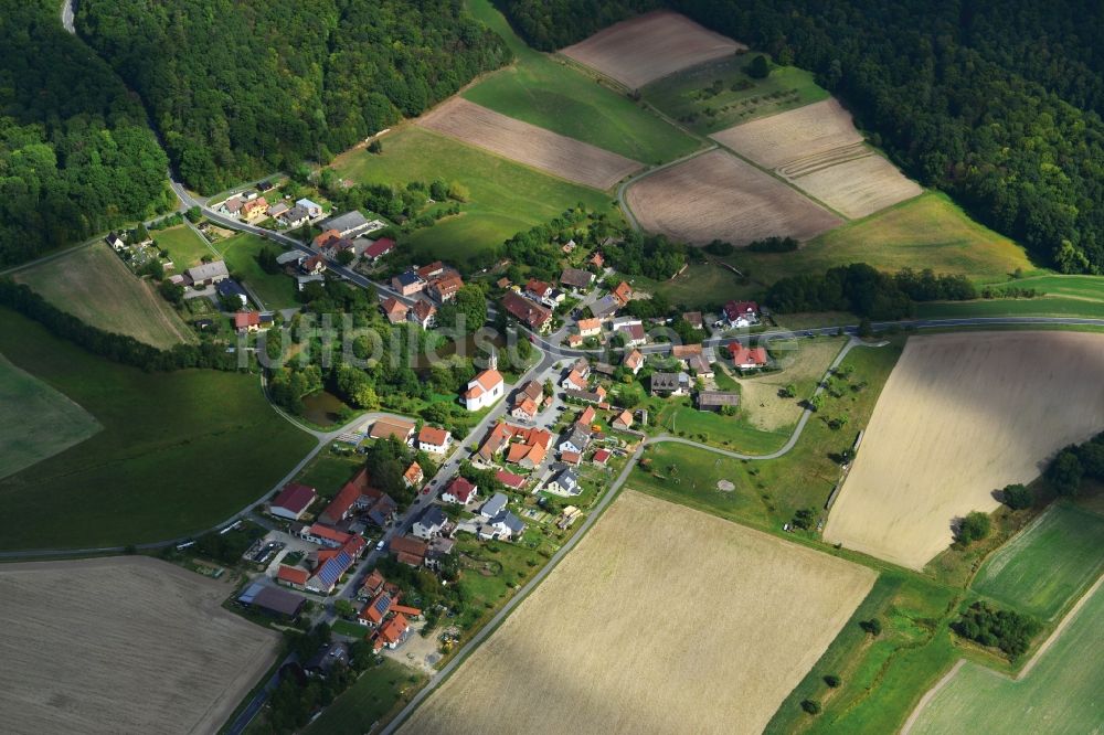 Fabrikschleichach aus der Vogelperspektive: Dorf - Ansicht von Fabrikschleichach im Bundesland Bayern