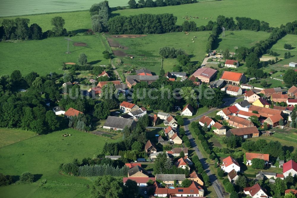 Friesack aus der Vogelperspektive: Dorf - Ansicht von Friesack im Bundesland Brandenburg