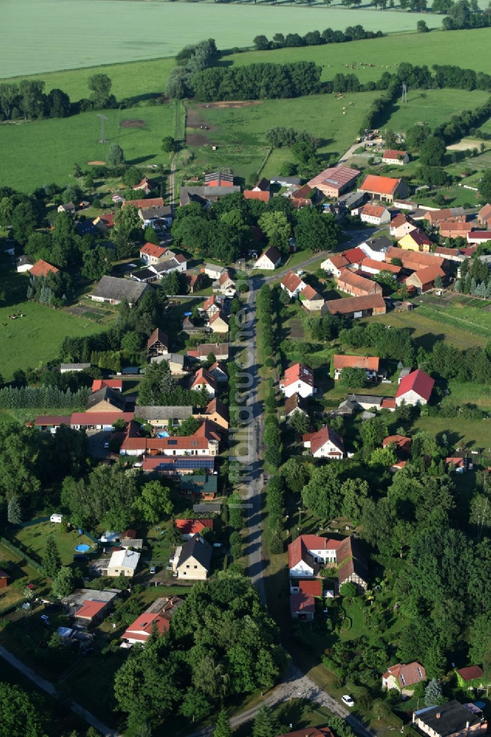 Luftaufnahme Friesack - Dorf - Ansicht von Friesack im Bundesland Brandenburg