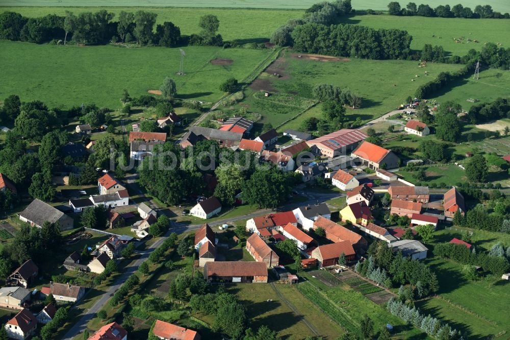 Friesack aus der Vogelperspektive: Dorf - Ansicht von Friesack im Bundesland Brandenburg