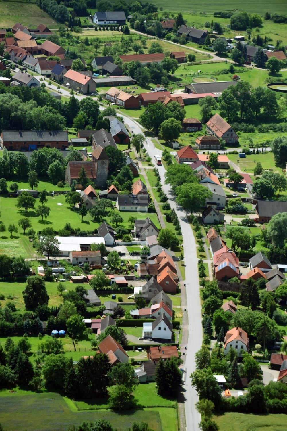 Garz aus der Vogelperspektive: Dorf - Ansicht in Garz im Bundesland Brandenburg, Deutschland