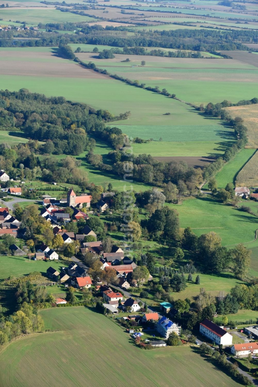 Garzau-Garzin von oben - Dorf - Ansicht in Garzau-Garzin im Bundesland Brandenburg, Deutschland