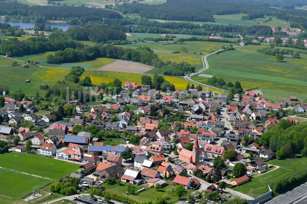 Göggelsbuch aus der Vogelperspektive: Dorf - Ansicht in Göggelsbuch im Bundesland Bayern, Deutschland