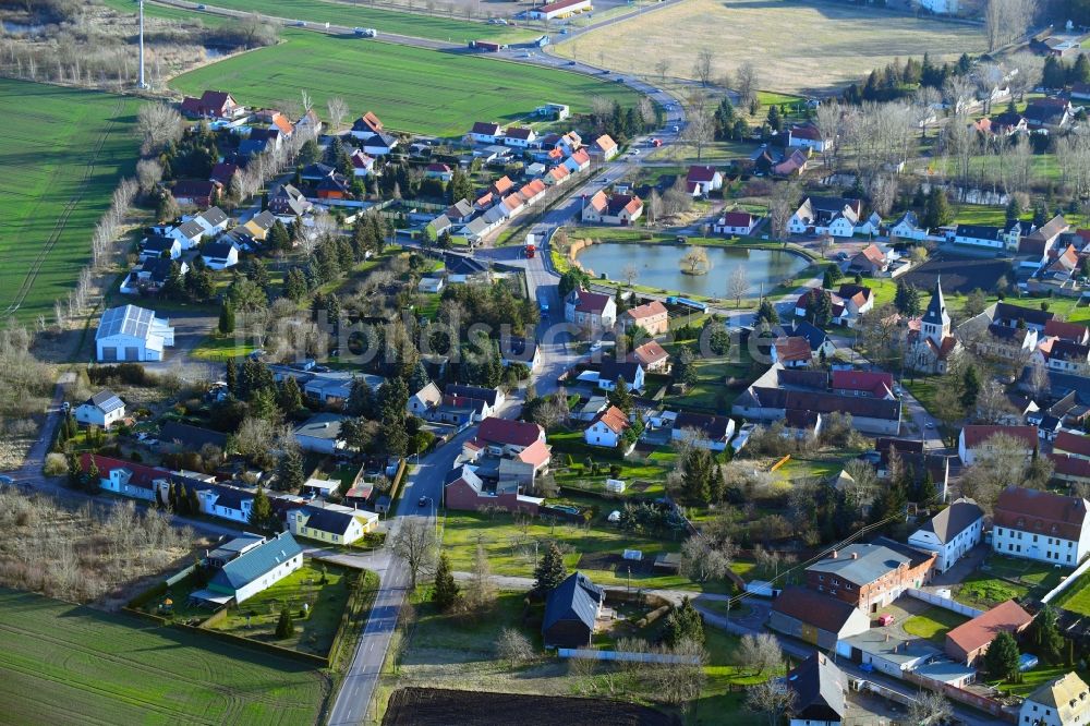 Gnetsch aus der Vogelperspektive: Dorf - Ansicht in Gnetsch im Bundesland Sachsen-Anhalt, Deutschland