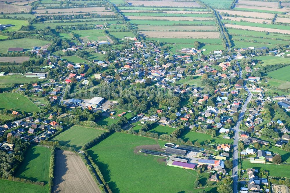 Luftaufnahme Gnutz - Dorf - Ansicht in Gnutz im Bundesland Schleswig-Holstein, Deutschland