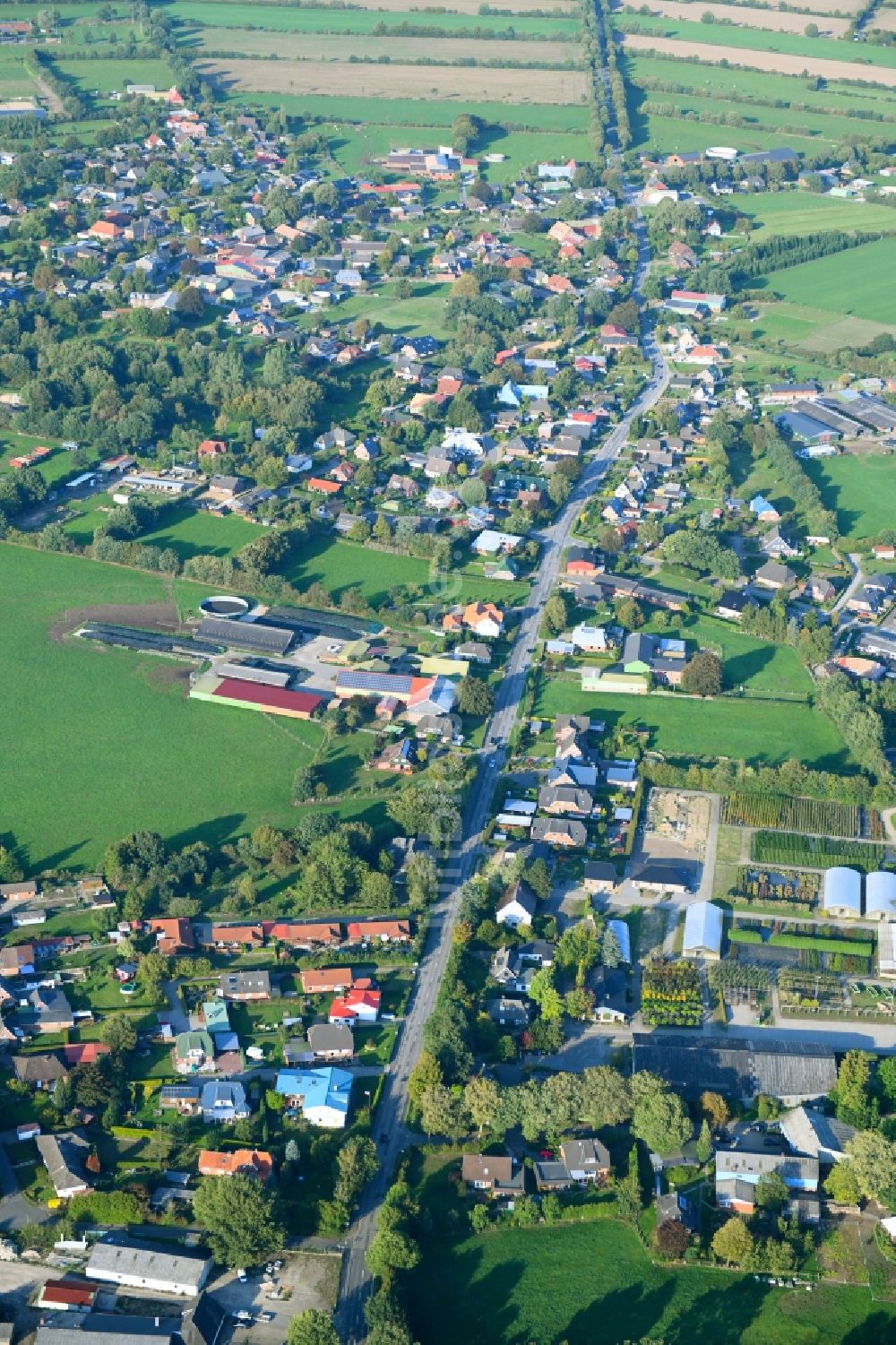 Gnutz von oben - Dorf - Ansicht in Gnutz im Bundesland Schleswig-Holstein, Deutschland