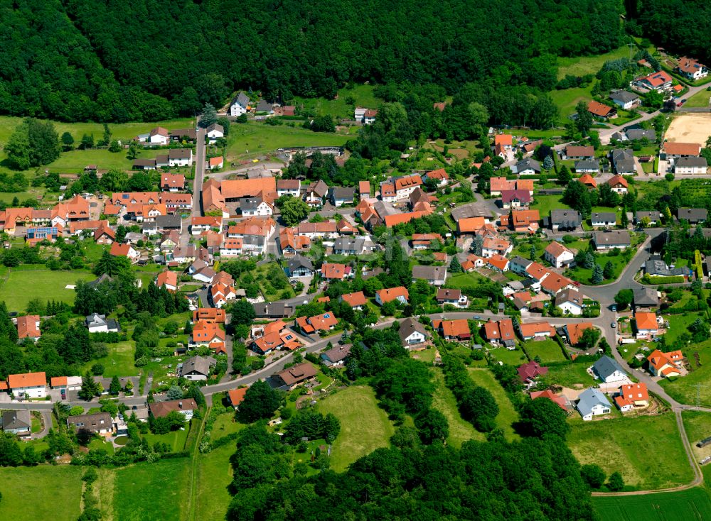 Gonbach aus der Vogelperspektive: Dorf - Ansicht in Gonbach im Bundesland Rheinland-Pfalz, Deutschland